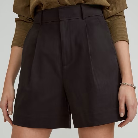 NWT The TENCEL™ Way-High® Drape Short in black size 12 - Picture 6 of 12